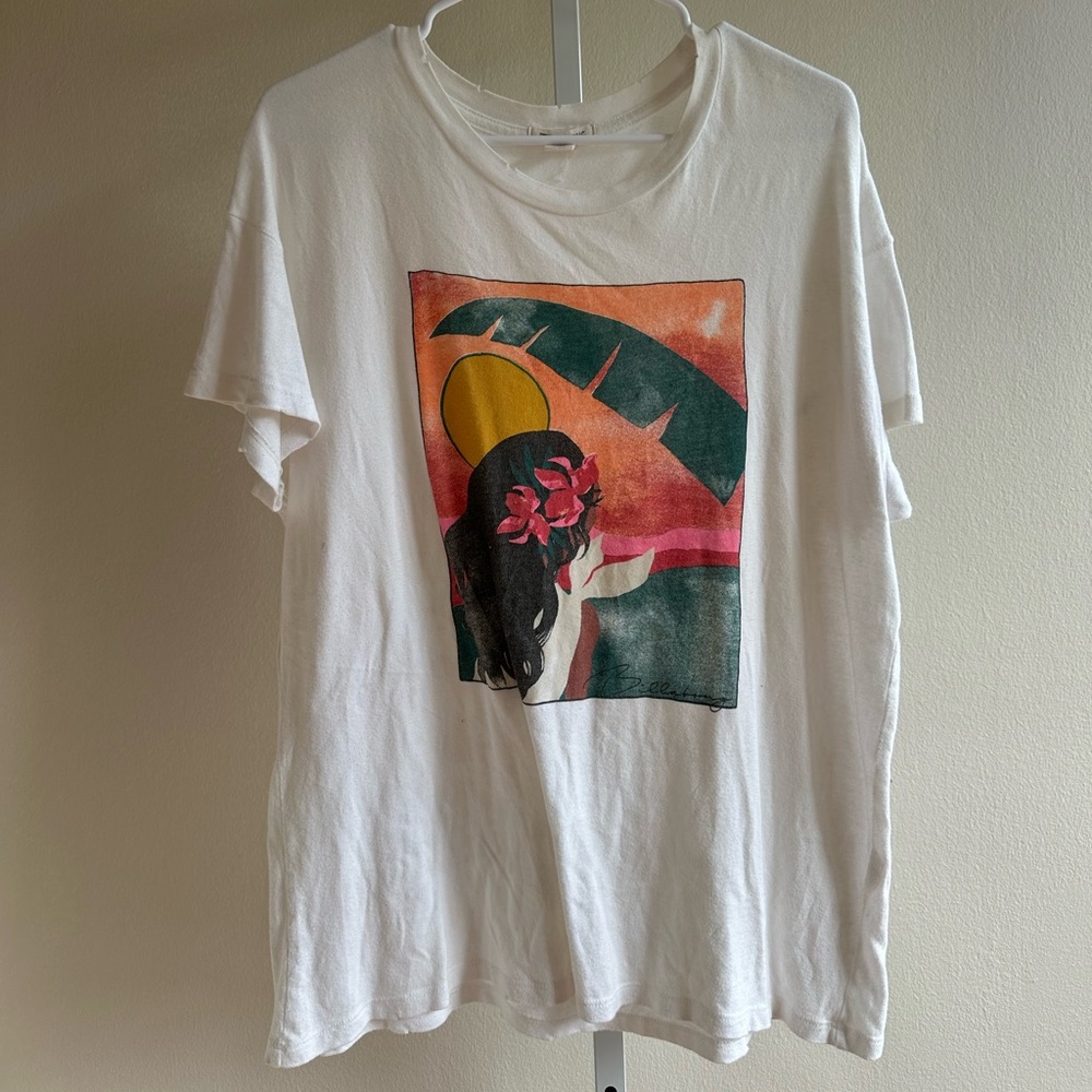 Billabong Graphic T-Shirt in Size M